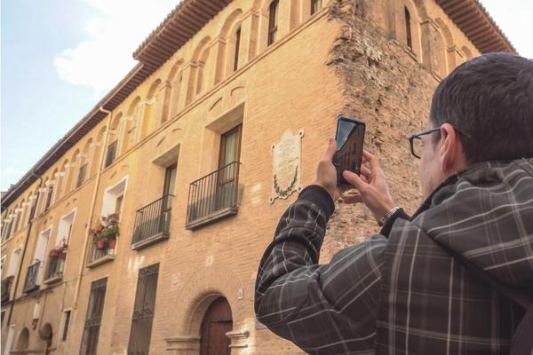 Paseo fotográfico para revivir el pasado en 3D. Autores: Equipo Luz para las sombras